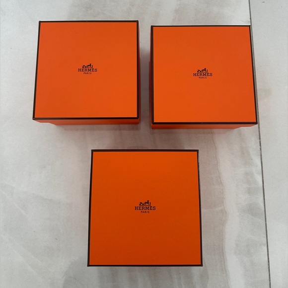 3 Hermès Gift Boxes with Logo Ribbons - Picture 3 of 11